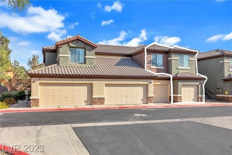 Foto principal - 8324 W Charleston Blvd