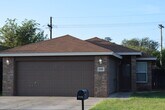 Primary Photo - Newer 3/2/2 close to Tech