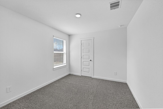 Building Photo - 30034 Foxtail Pne Ct