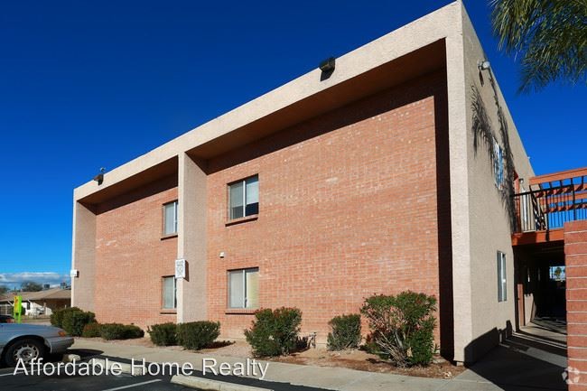 Building Photo - 3050 N 2nd Ave