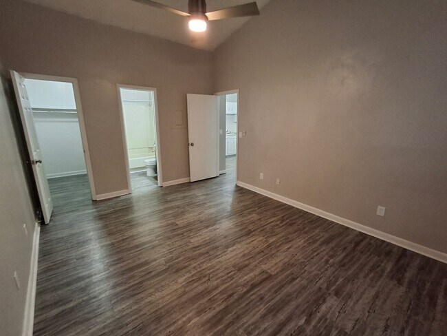 Foto del edificio - 3700 Squaw Valley Dr SW
