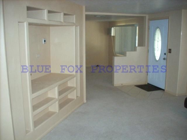 Building Photo - Hill top views of the Catalina Mountains