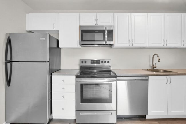 Building Photo - Riverstone Place & Millstone Place