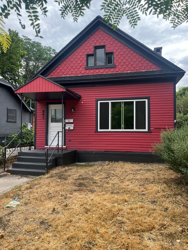 Building Photo - 843 S Roberta St