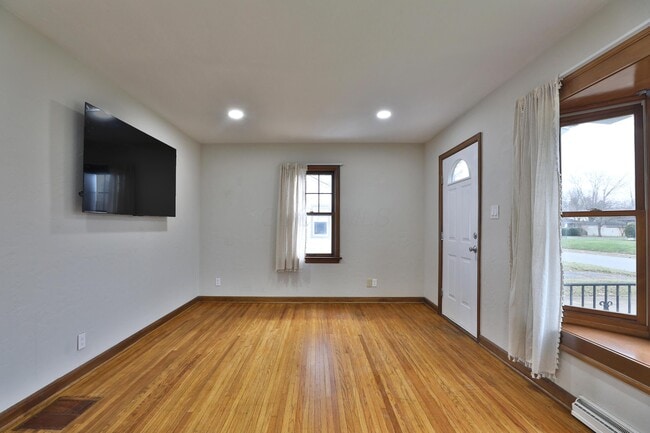 Foto del edificio - 124 N Gould Rd