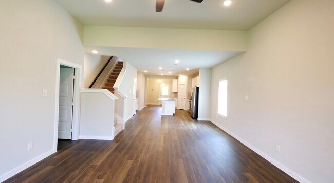 Building Photo - 21631 Sandy Dune Dr