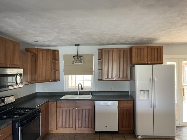 Building Photo - 2601 Long Creek Dr