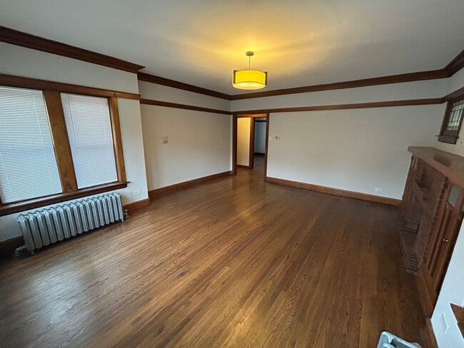 Building Photo - 2157 N Avers Ave