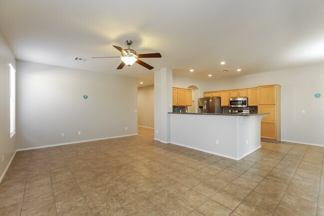 Foto del edificio - 3322 N 126th Dr