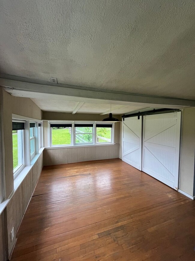 Building Photo - 3-bedroom, 2-bath single-family home located in Greencastle