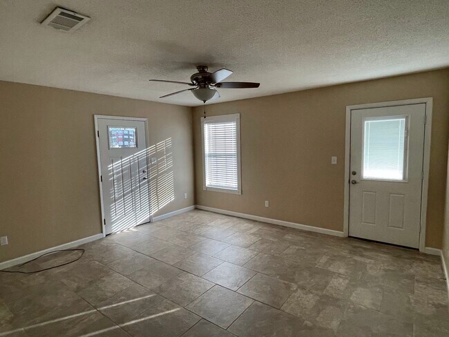 Living room - 307 Lincoln Ave