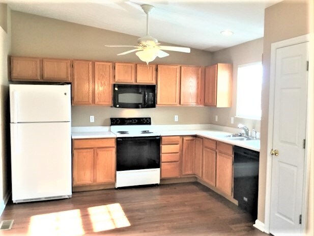 Foto del edificio - 449 Crossbow Drive