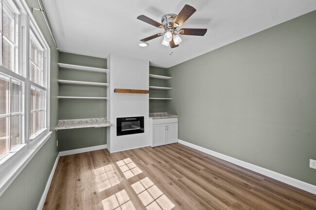 Foto del edificio - 8902 Hunter Ridge Dr