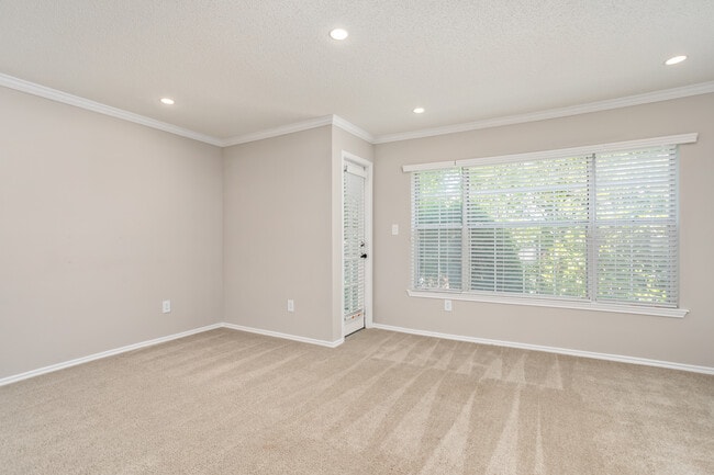 Building Photo - Dunwoody Ridge