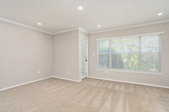 Building Photo - Dunwoody Ridge