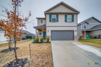 Building Photo - 2421 Ayers Dr