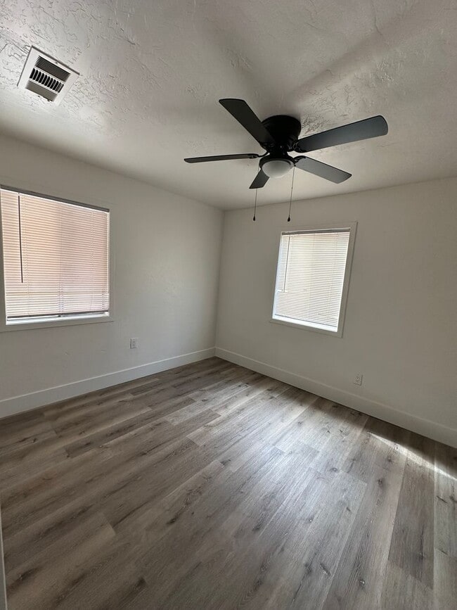 Building Photo - 1710 S Garden St