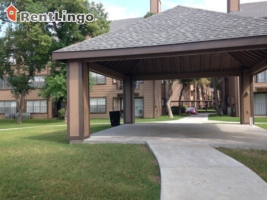 Foto del edificio - 9988 Windmill Lakes Blvd