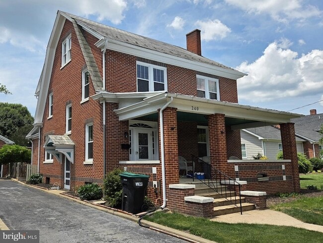 Building Photo - 240 S Holliday St