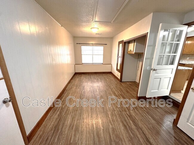 Foto del edificio - 5305 Brookdale Dr