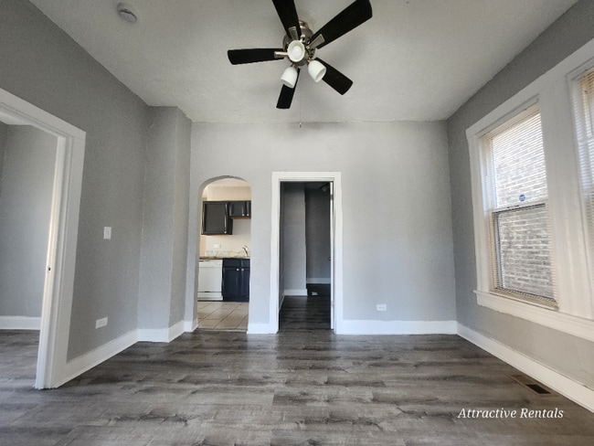 Building Photo - 7321 S Kenwood Ave