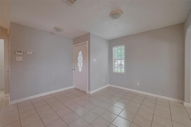 Building Photo - 22114 Calderbrook Dr