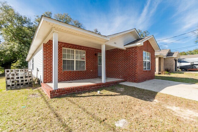 Building Photo - Half Off First Month's Rent
