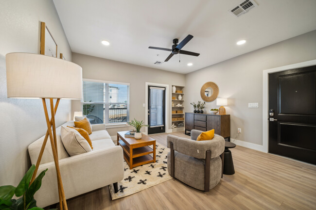 1BR, 1BA - 729SF - Living Room - Casa Del Mar