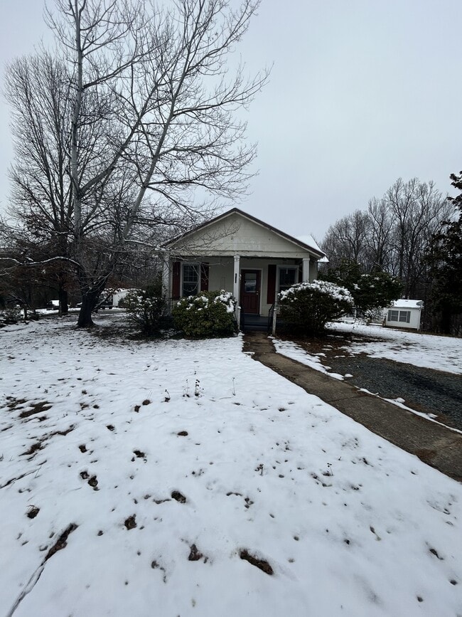 Photo - 726 Wright Shop Rd House