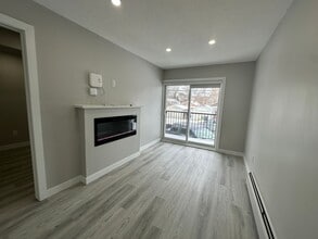 Building Photo - 9938-88 88 Ave NW