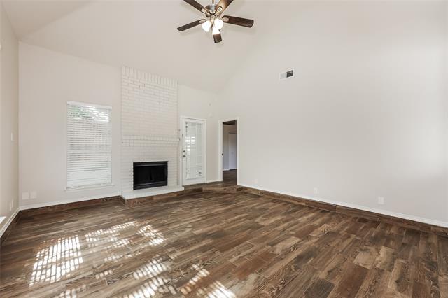 Building Photo - 828 Bentree Dr