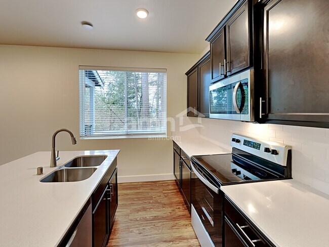 Foto del edificio - 4216 177th St E