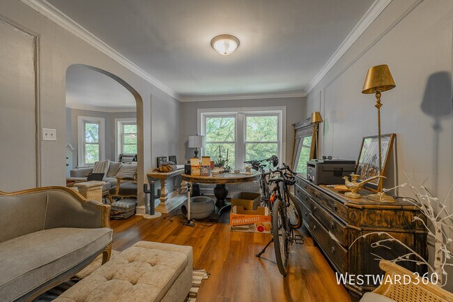 Foto del edificio - 6510 N Hamilton Ave