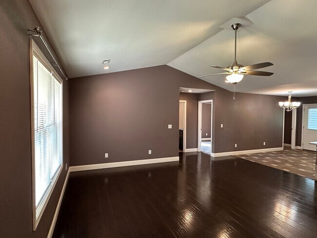Foto del edificio - 4 Bed 2 Bath FOR RENT in Waynesville