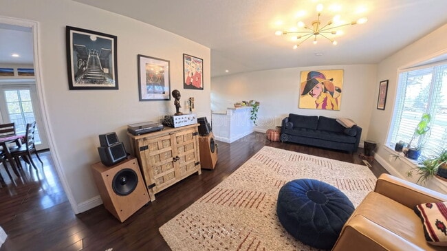 Foto del edificio - 1013 Timber Ln