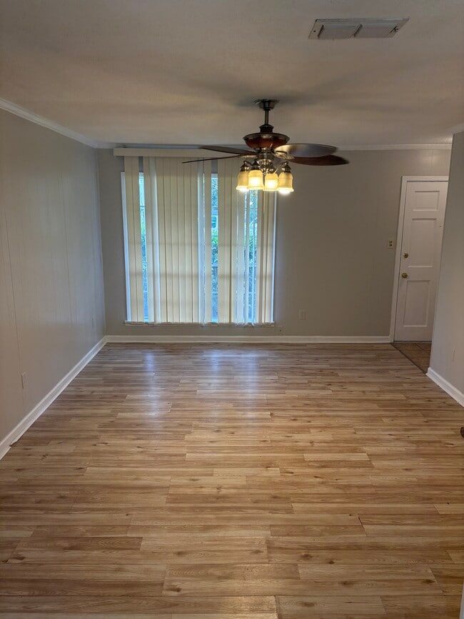 Building Photo - 2028 Yancey Ave