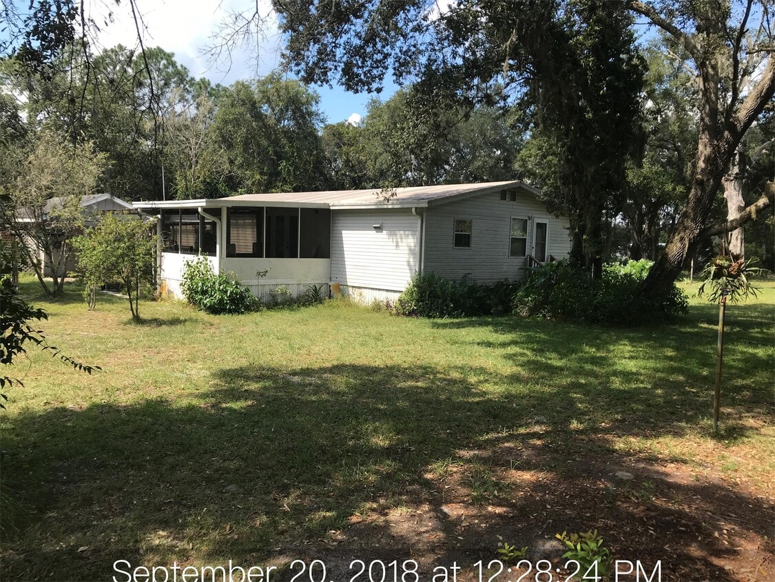 821 Minnesota Ave, Satsuma, FL 32189 House Rental in Satsuma, FL