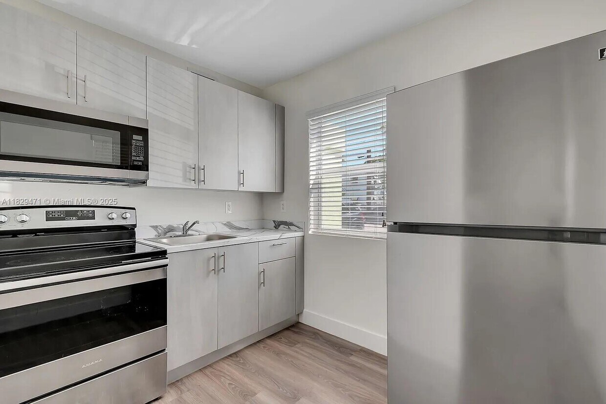 Foto principal - 1710 NW 1st Ct