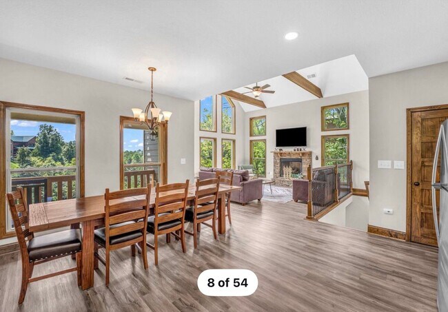 Foto del edificio - 2123 Megan Ridge Dr