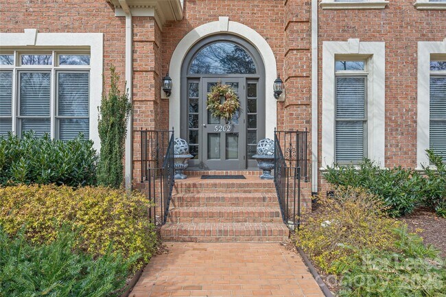 Building Photo - 5202 Carmel Club Dr