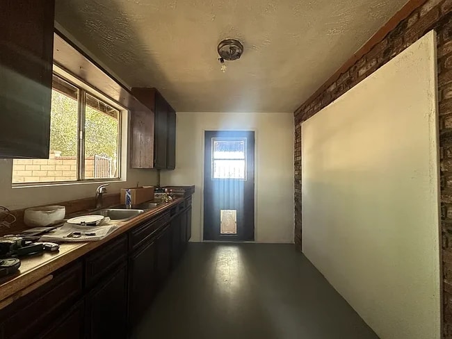 Building Photo - 10315 Acacia Ln