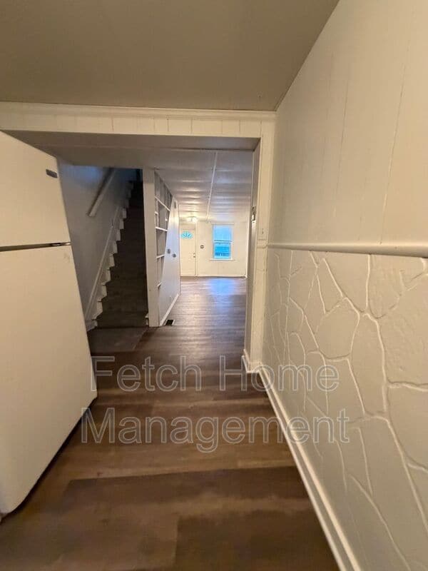 Foto del edificio - 214 W Strawberry St