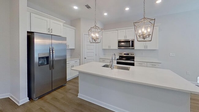 Building Photo - Brand New 3/2 home with fenced yard *ask about free rent*