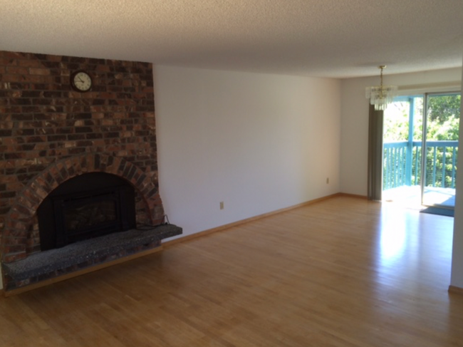 Foto del edificio - Spacious 4 Bed 3 Bath Kirkland Home with A...