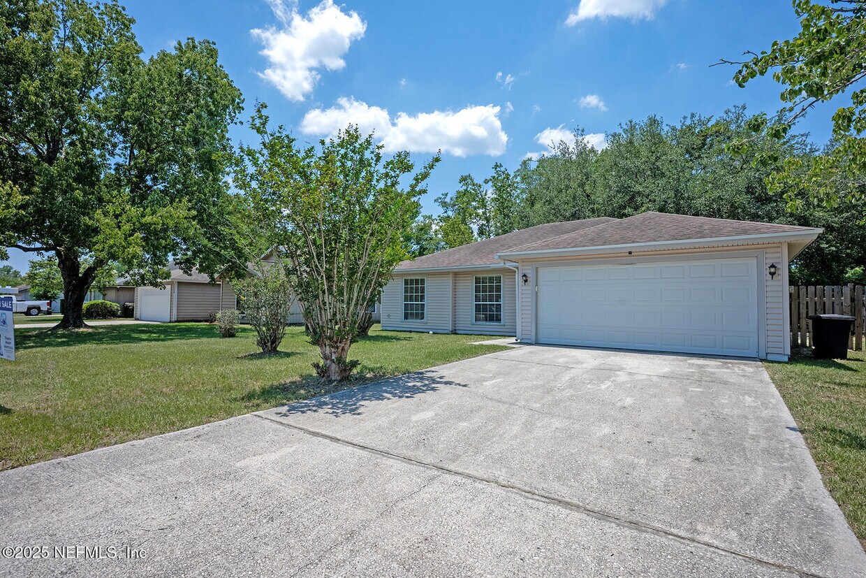 Foto principal - 7728 Pikes Peak Dr
