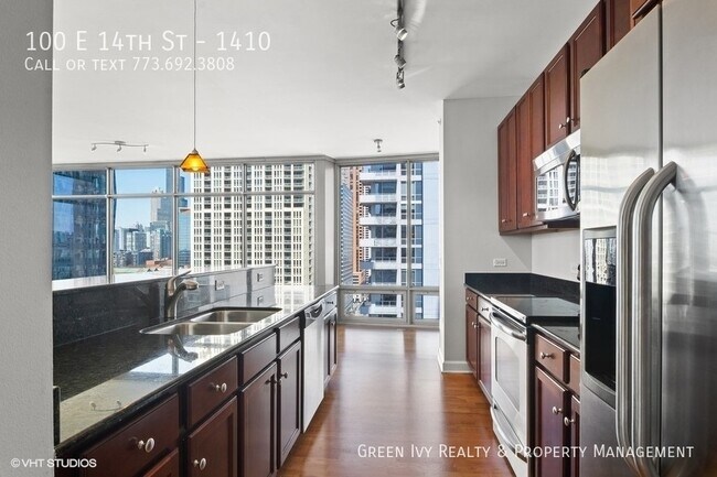 Building Photo - Spacious South Loop High Rise Condo- 2 Bed...