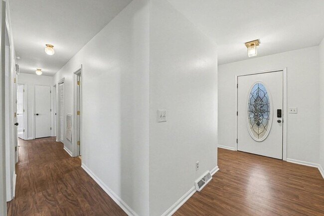 Foto del edificio - 108 Laurels Curve