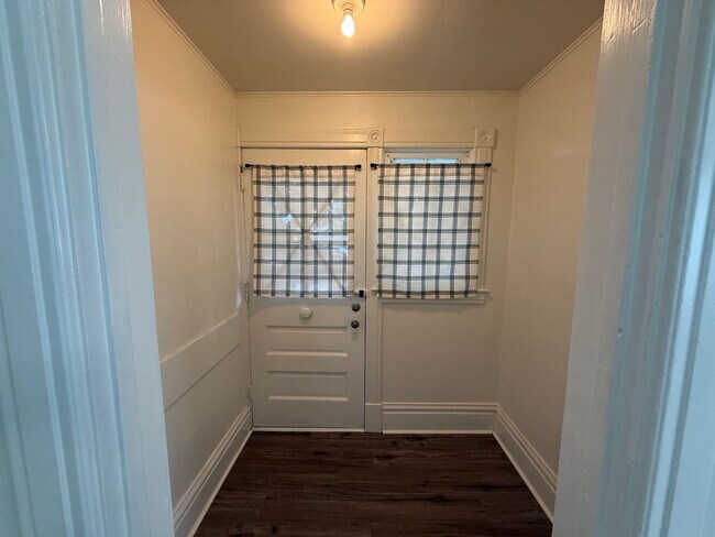 Foto del edificio - 1725 N Howard St