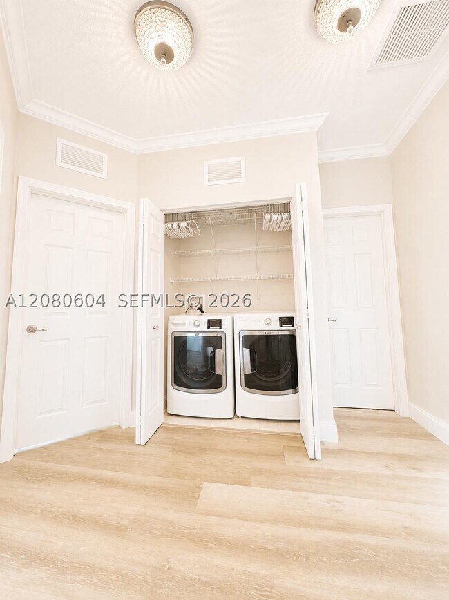 Building Photo - 16320 SW 71st Terrace