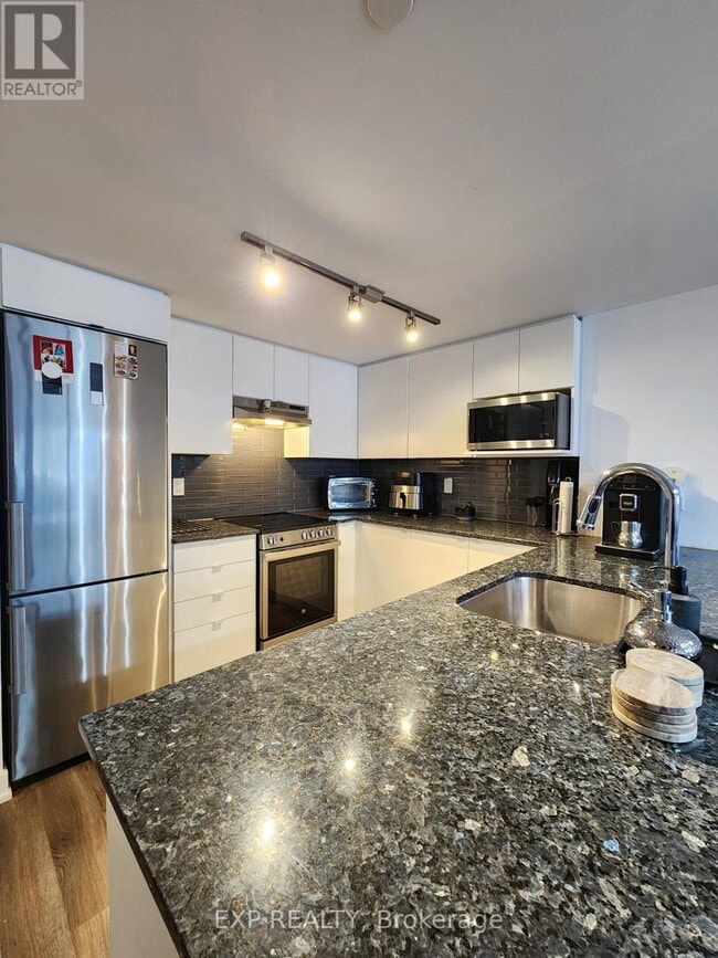 Building Photo - 106 Varna Dr
